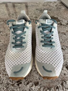 HILMA Mesh Sneakers in Light Gray and Teal